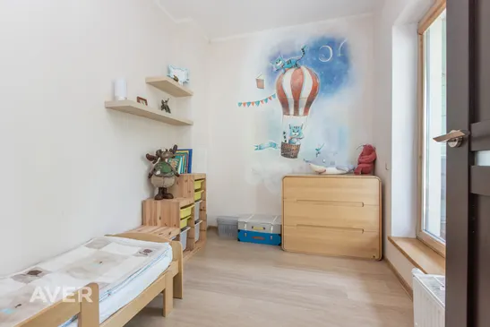 Mūsdienīgs 3 istabu dzīvoklis ar lielu terasi jaunajā projektā blakus рarkam.