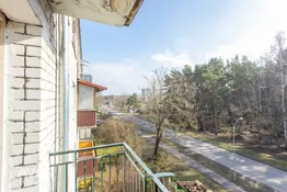 Pārdošanā 3 istabu dzīvoklis labā lokācijā ar mēbelēm iekļautām cenā.