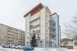 4 istabu dzīvoklis