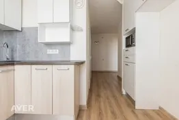 Pārdošanā 2 istabu dzīvoklis ar burvīgu panorāmas skatu no 8. stāva.