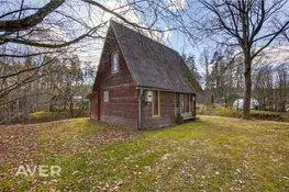 Pirts mājiņa ar lielu zemes gabalu