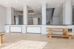 3-stāvu privātmāja ar baseinu Tukumā.