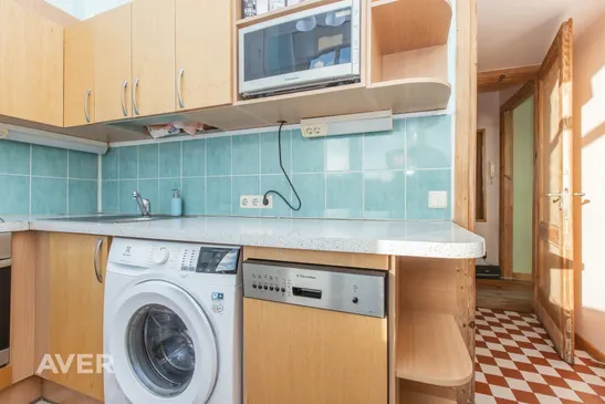 Gaišs, plašs 2 istabu dzīvoklis pašā Rīgas centrā.