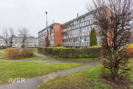 Saulains 3 istabu dzīvoklis ar skatu uz ezeru