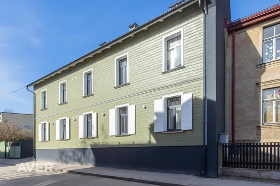 Renovētā mājā ar labiekārtotu pagalmu vienistabas dzīvoklis