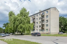 Divu istabu dzīvoklis