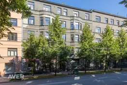 3 istabu dzīvoklis ar balkonu uz iekšpagalmu