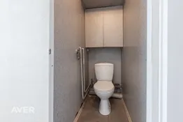 Pārdošanā 2 istabu dzīvoklis ar burvīgu panorāmas skatu no 8. stāva.