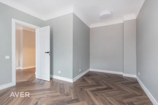 Renovētā mājā ar labiekārtotu pagalmu vienistabas dzīvoklis