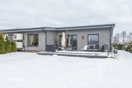Vienstāvu māja Līčos