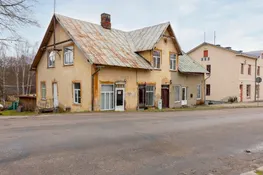 Rauna. Frizieru salons, ar pirti.