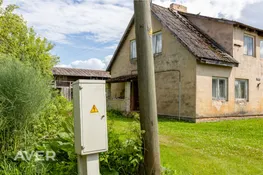 Pusmāja Valmieras tuvumā