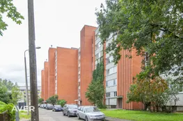 Saulains un plašs , kapitāli remontēts 3 istabu dzīvoklis Teikā