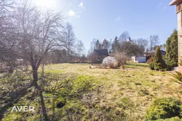 Māja ar plašu zemesgabalu Jāņupē