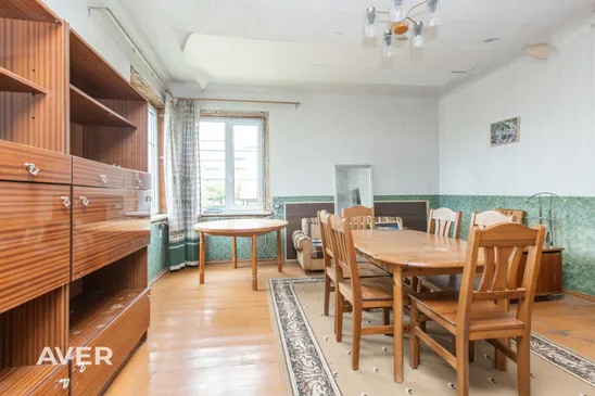 Ģimenes māja ar koptu, plašu zemesgabalu